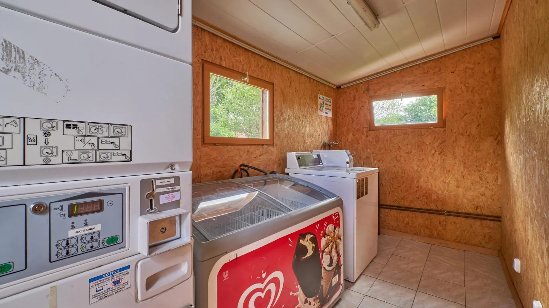 Mobil Home 4 Personnes 208 Mens 0*,